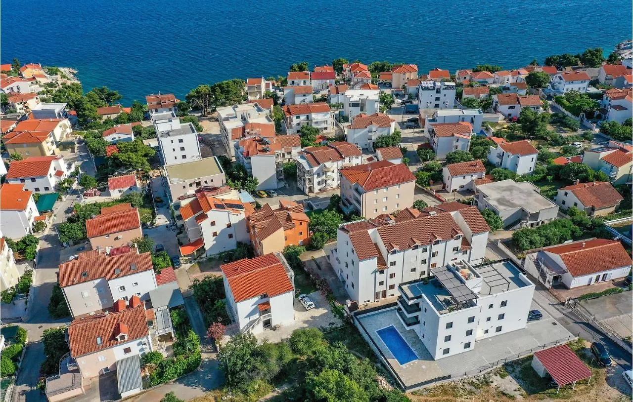 Beautiful Apartment In Okrug Gornji With Wifi Traù