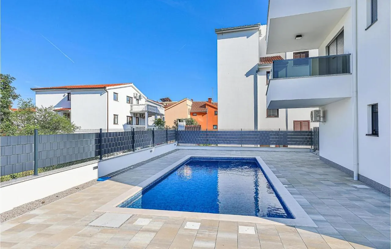Beautiful Apartment In Okrug Gornji With Wifi Traù